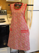 Load image into Gallery viewer, Old Fashioned Grandma Style Red and Green Calico Floral Apron in XL