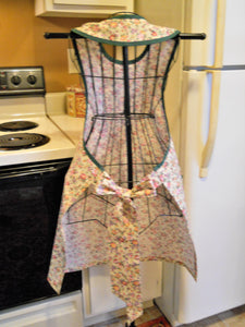 Grandma Vintage Style Full Apron in a Pink Floral on Yellow size XL