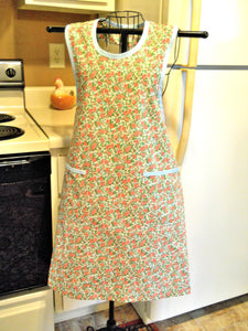 Old Fashioned Plus Size Apron in Pink and Light Blue Floral size 3XL