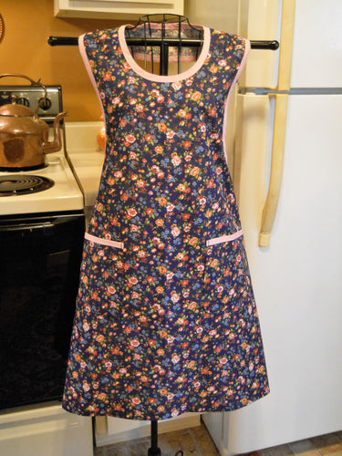 Old Fashioned Grandma Style Navy and Pink Calico Floral Apron in Medium