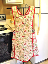 Load image into Gallery viewer, Christmas Crossover No Tie Old Fashioned Apron with Cardinals and Holly size Medium