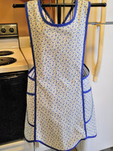 Load image into Gallery viewer, Women&#39;s Crossover No Tie Old Fashioned Apron with Little Blue Flowers size XL