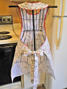 Old Fashioned Grandma Style Apron with Strawberries and Mice size Large