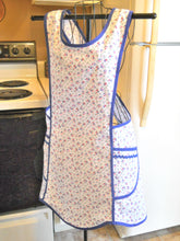 Load image into Gallery viewer, Vintage Style Crossover No Tie Apron in Blue size Medium