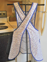 Load image into Gallery viewer, Vintage Style Crossover No Tie Apron in Blue size Medium