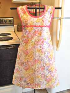 Old Fashioned Full Apron with Soft Florals in size Large