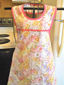 Old Fashioned Full Apron with Soft Florals in size Large