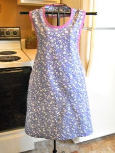 Grandma Style Old Fashioned Apron in Blue Floral size Medium