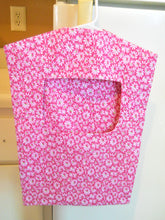 Load image into Gallery viewer, Old Fashioned Clothespin Bag with Pink Daisies