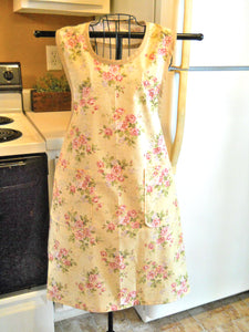 Cottage Style Full Apron with Pink Roses in Medium