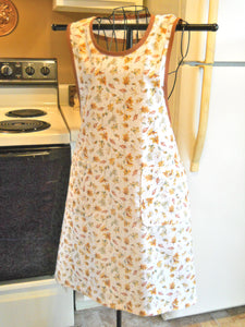 Women's Old Fashioned Leaves Full Apron in size Large