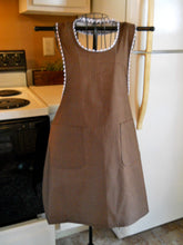 Load image into Gallery viewer, American Gothic Style Old Fashioned Full Apron in Brown Floral size Medium