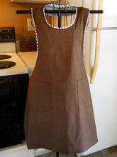 Load image into Gallery viewer, American Gothic Style Old Fashioned Full Apron in Brown Floral size Medium