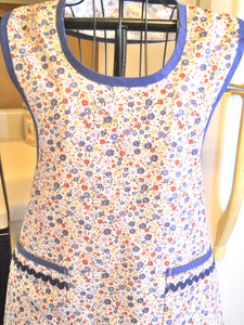 Old Fashioned Full Apron with a Blue Red and Yellow Floral size Small