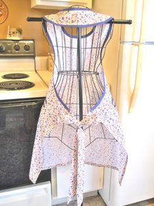 Old Fashioned Full Apron with a Blue Red and Yellow Floral size Small