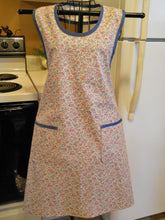 Load image into Gallery viewer, Grandma Old Fashioned Full Apron in Warm Tan Floral size XXL