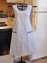 Load image into Gallery viewer, Old Fashioned Grandma Style Full Apron in Blue Floral in Size XL