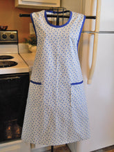 Load image into Gallery viewer, Old Fashioned Grandma Style Full Apron in Blue Floral in Size XL