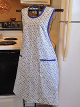 Load image into Gallery viewer, Old Fashioned Grandma Style Full Apron in Blue Floral in Size XL