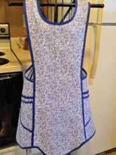 Load image into Gallery viewer, Old Fashioned Vintage Style Crossover No Tie Apron in Blue Floral in Large