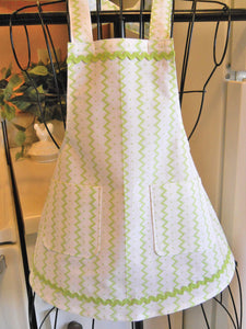 Girl's Chevron and Polka Dot Apron in Lime Green in 5-6