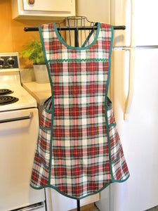 Christmas Plaid Rustic Style No Tie Crossover Apron in Red and Green Tartan Plaid in Large