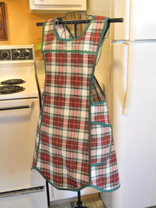 Christmas Plaid Rustic Style No Tie Crossover Apron in Red and Green Tartan Plaid in Large